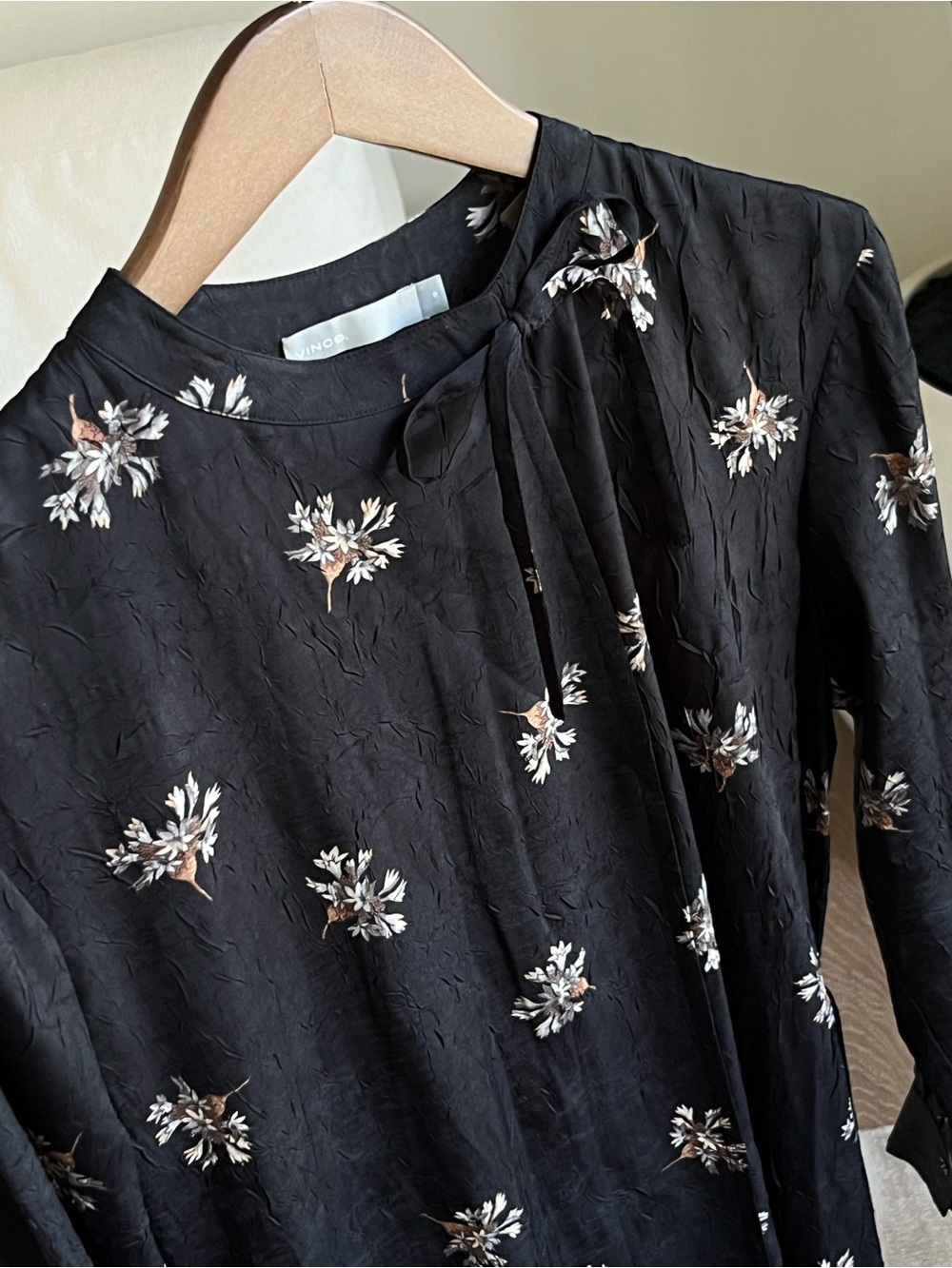 Vince Black Floral Long-Sleeve Tie-Waist Midi Pretty Modest Dress